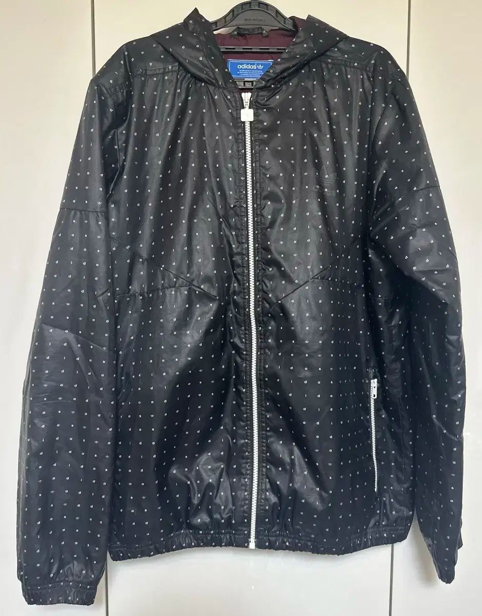 adidas フード付きジップアップウィンドブレーカー