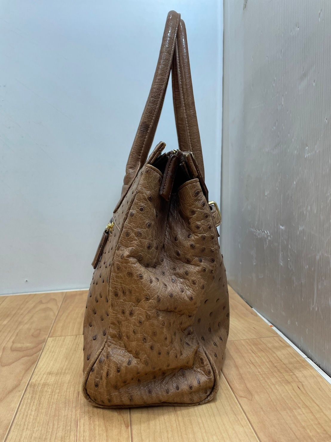 S84359 オーストリッチ ハンドバッグ 本革 レザー 鞄 ゴールド