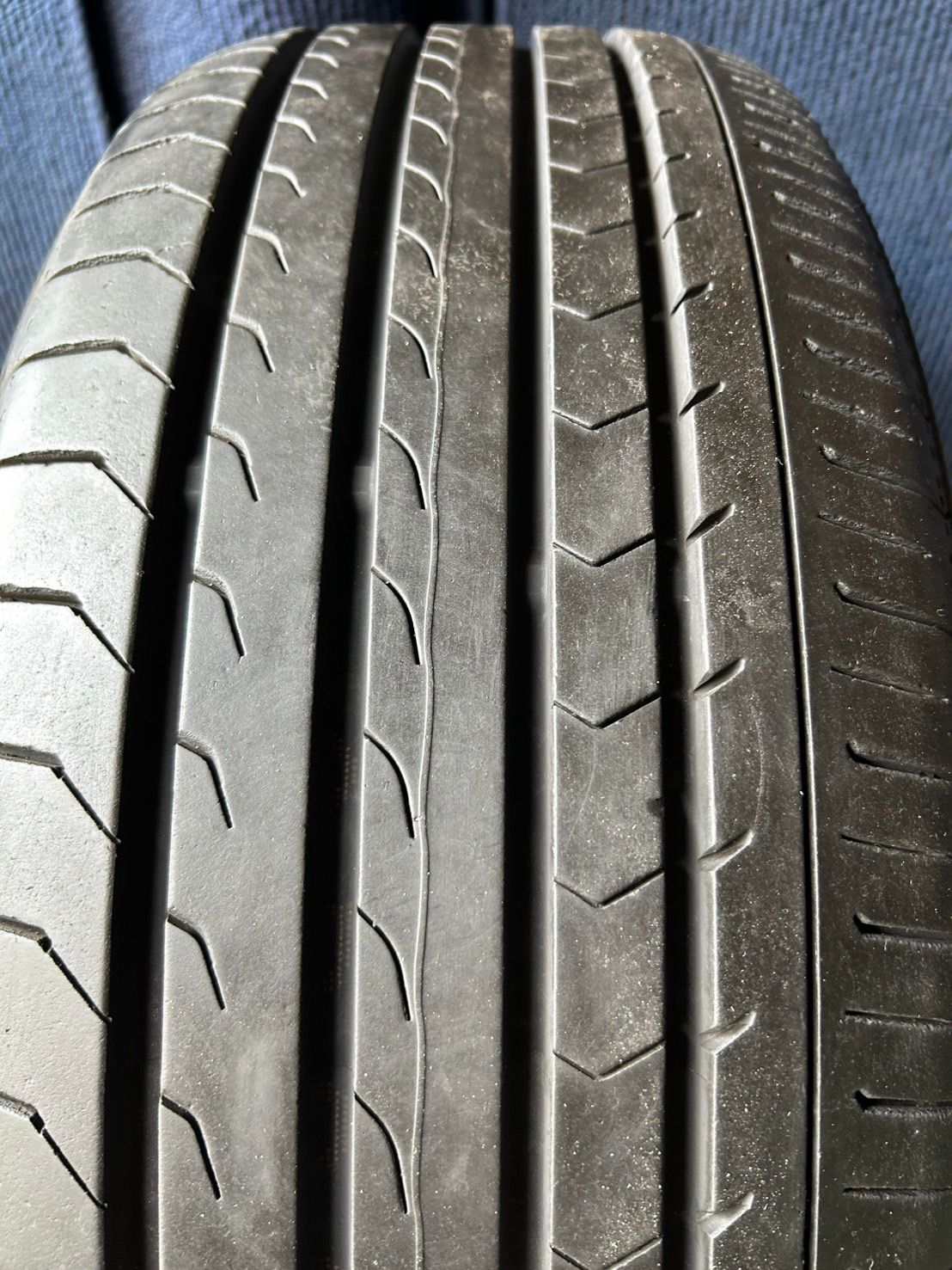 製造 溝8分山 BluEarth RV 03 1本 225 55 R 18 側面傷有り ASP 2998