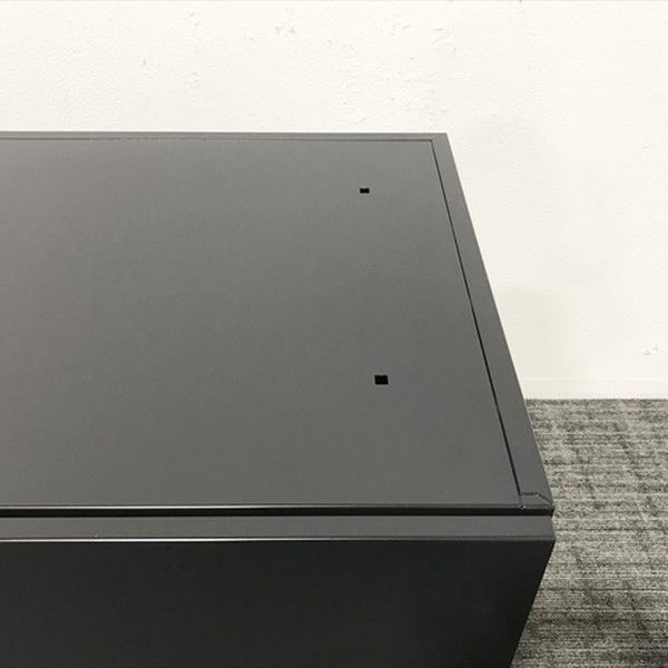 ブラック