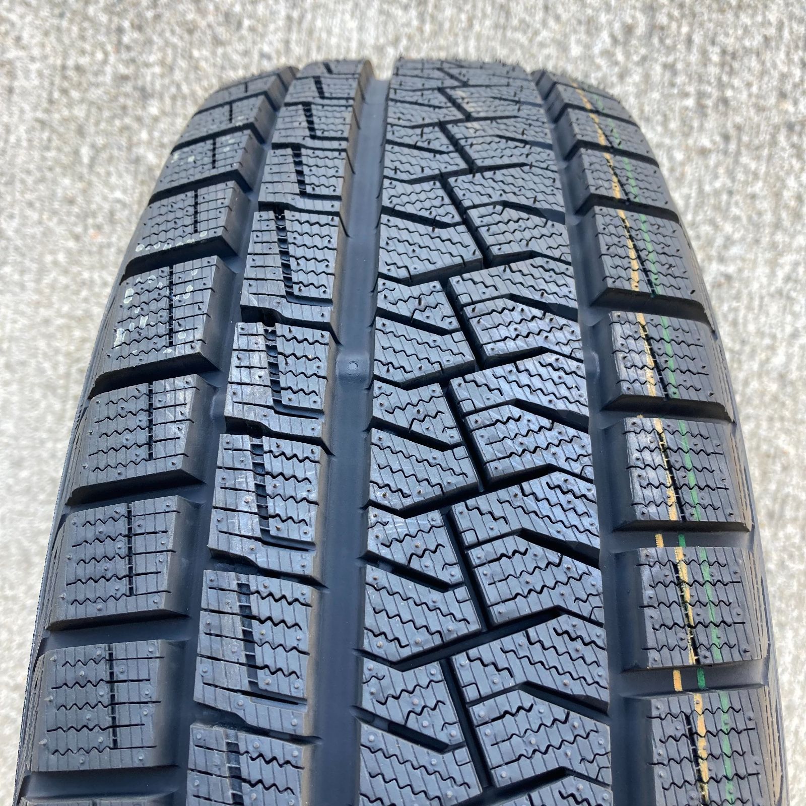 175/65R15 スタッドレスタイヤ 新品 4本セット ピレリ アイス