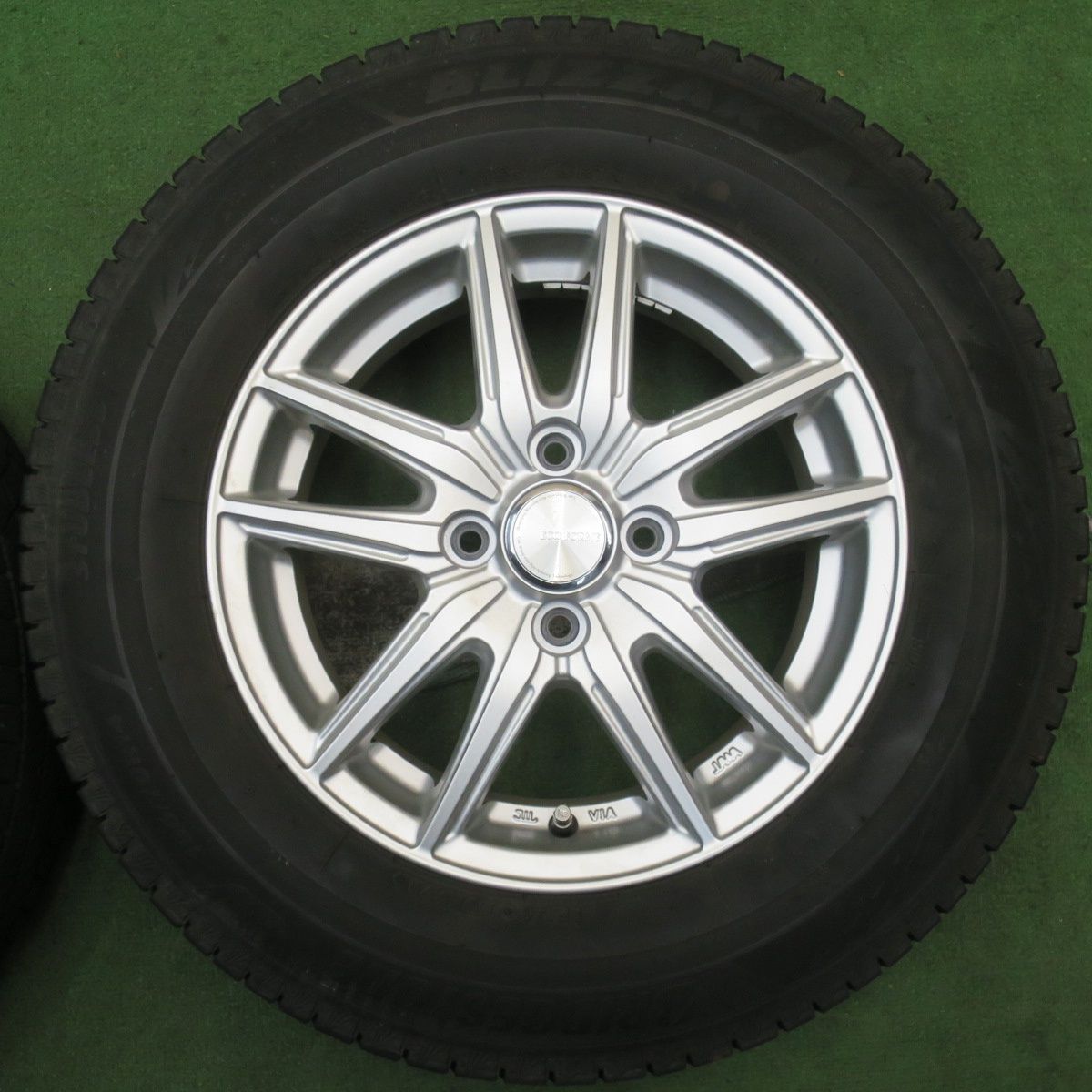 バリ溝 21年 キレイ 9.5分 スタッドレス 185 70R14 ブリヂストン ブリザック VRX3 ECO FORME エコフォルム 14インチ PCD100 4H 5092904NJス