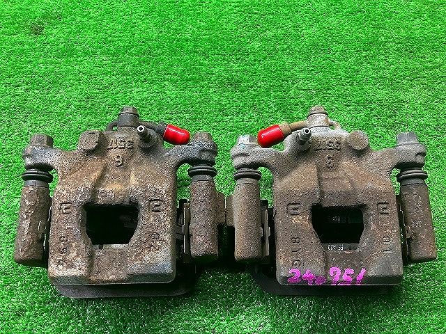 日産 NC25 セレナ 4WD リアキャリパー左右 250207205