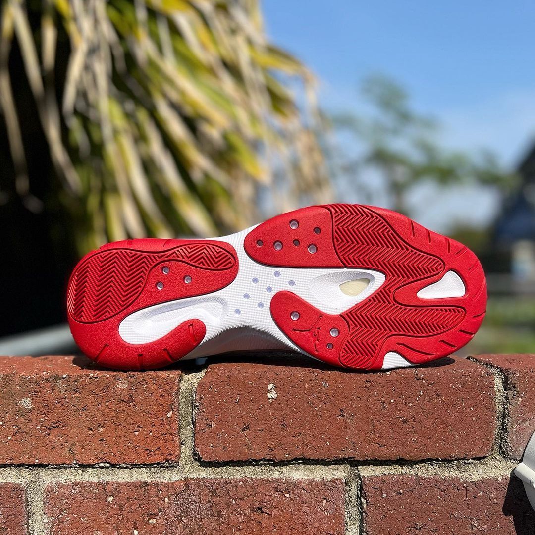 AIR JORDAN 11 CMFT LOW  