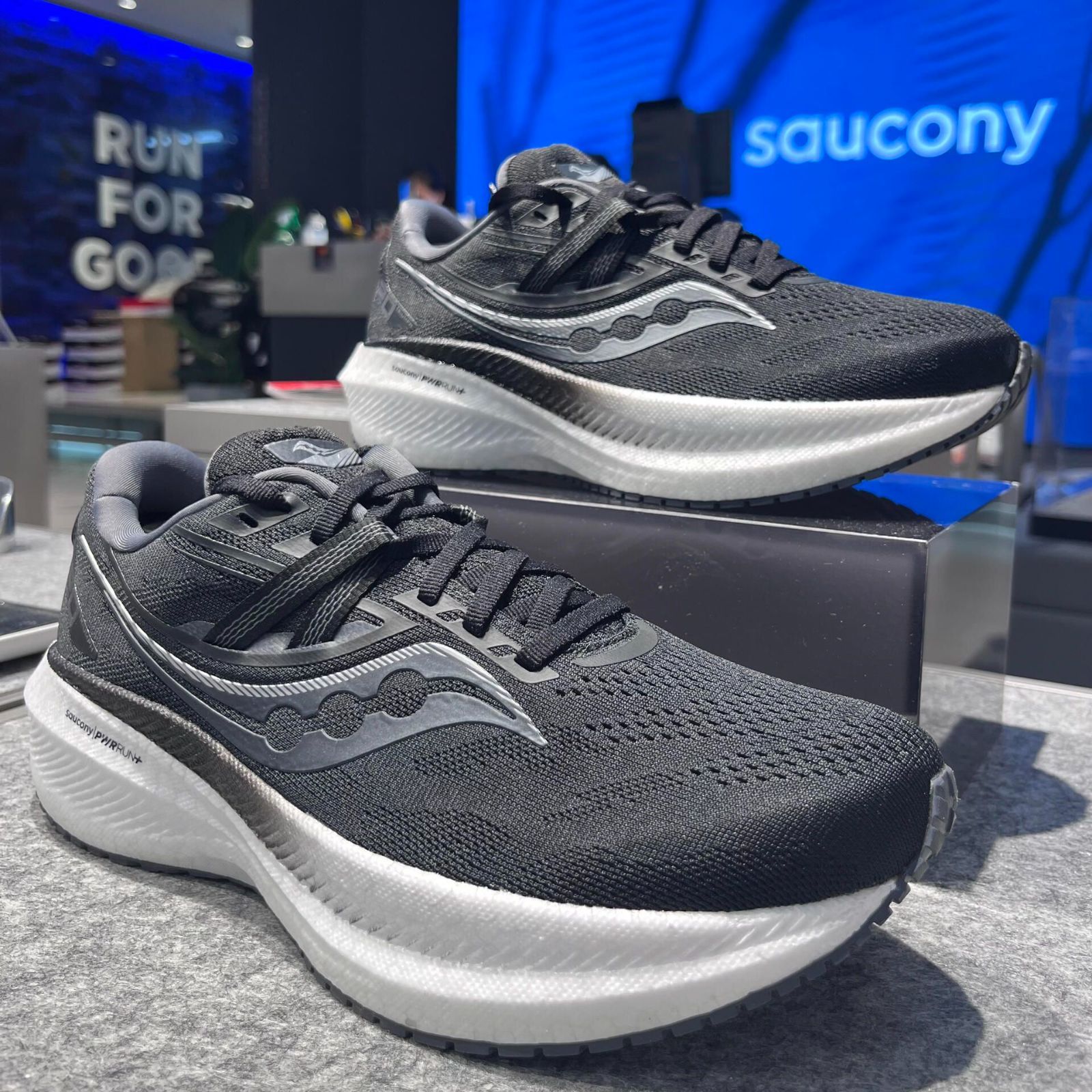SAUCONY サッカニー TRIUMPH 20 トライアンフ 20 Saucony SAUCONY