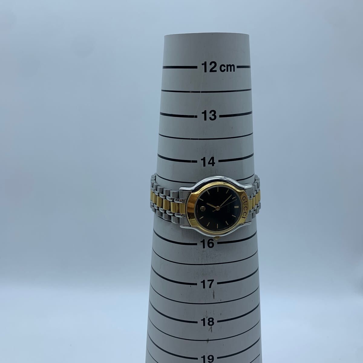 GUCCI グッチ 腕時計 クォーツ 8000L デイト 黒文字盤 レディース 動作