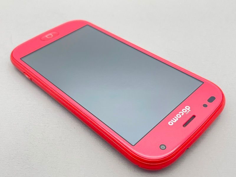 美品✴︎docomoらくらくしリーズ F-42A赤色 SIMロック解除済 docomo