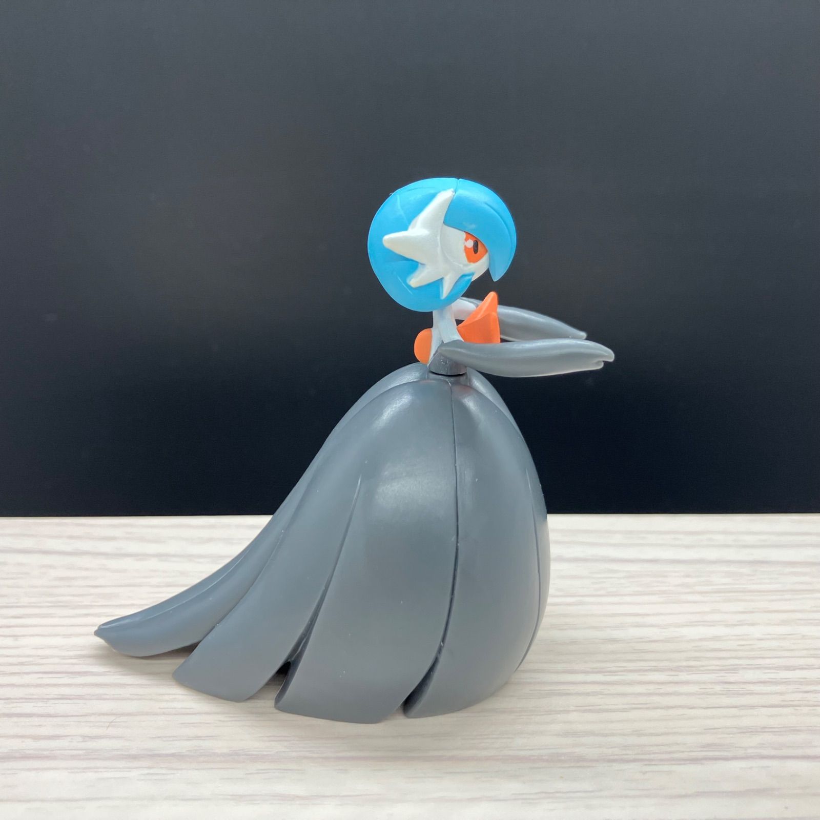 モンコレ　メガサーナイト　色違い　２種セット ポケモン メガサーナイト メガサーナイト色違い モンコレ - メルカリ
