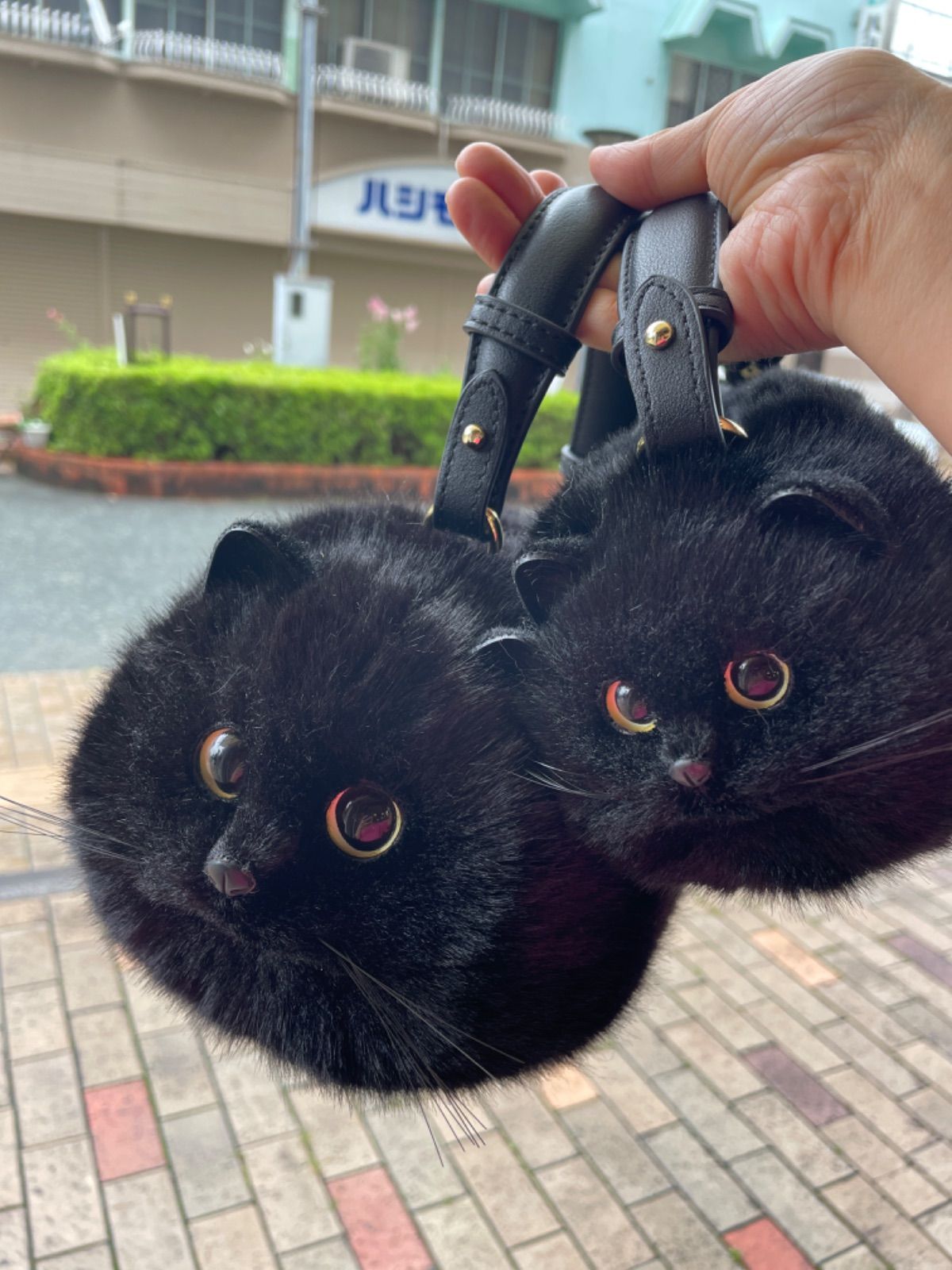 リアルな猫ちゃんハンドバッグ　黒猫　ハチワレ　ショルダーバッグ　Mサイズ