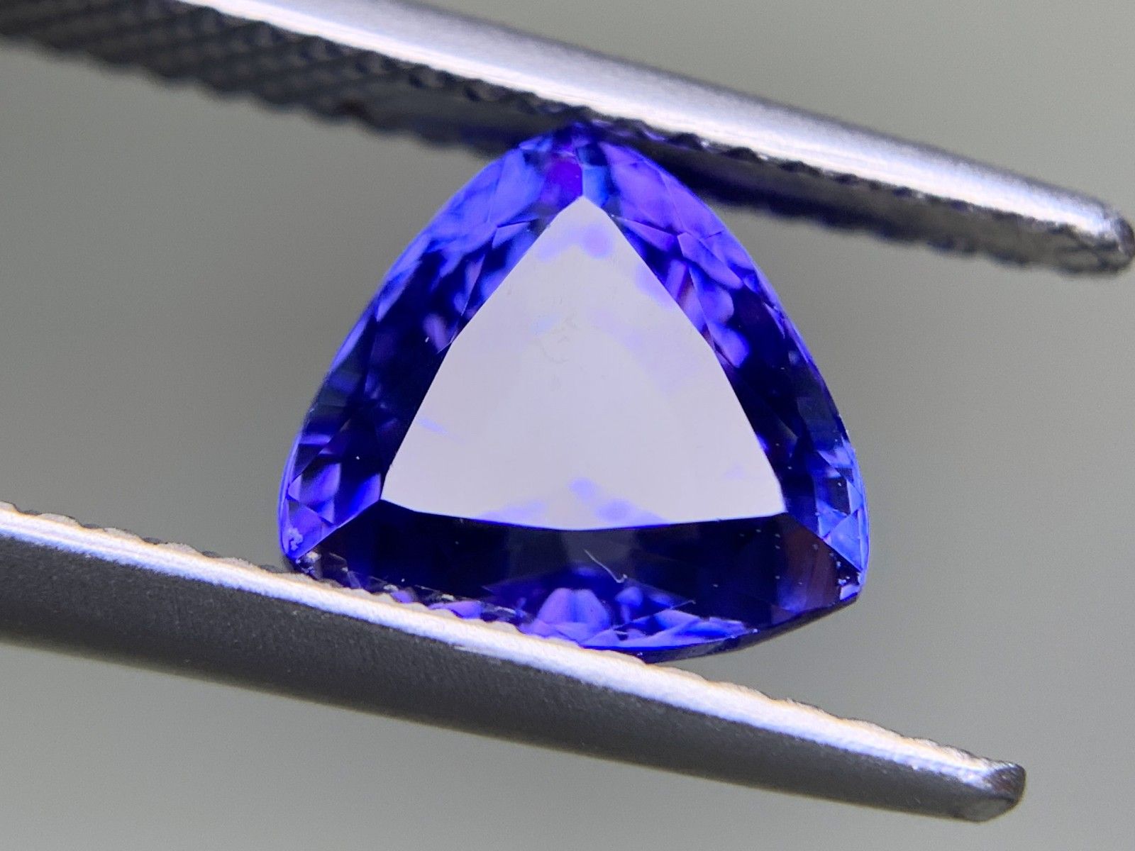 サファイア 1.916ct 宝石ソーティング付き 7.8mm×6.1mm×4.0mm 過ぎり 