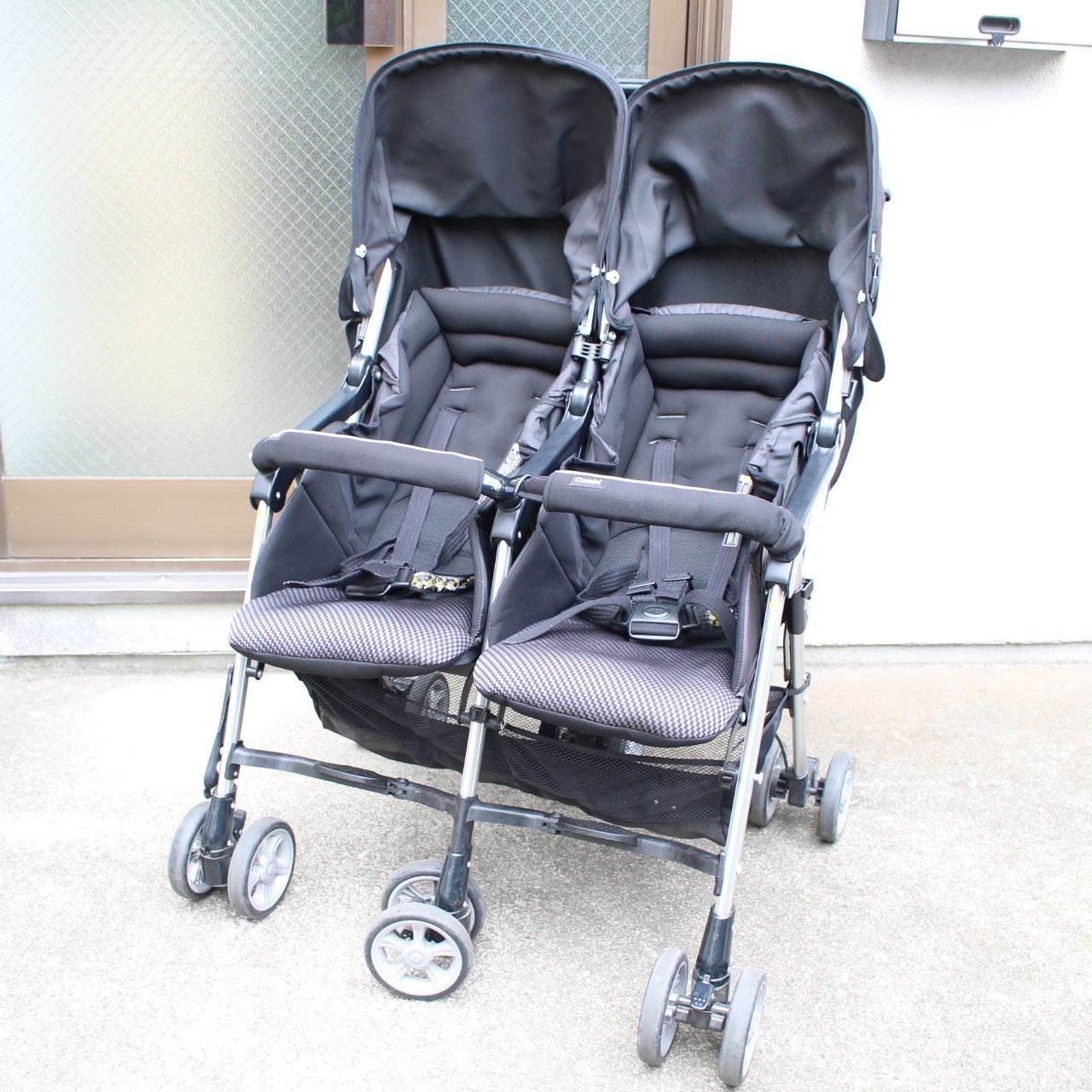 615)【川崎市から出品/引き取り限定価格】コンビ Combiツイン