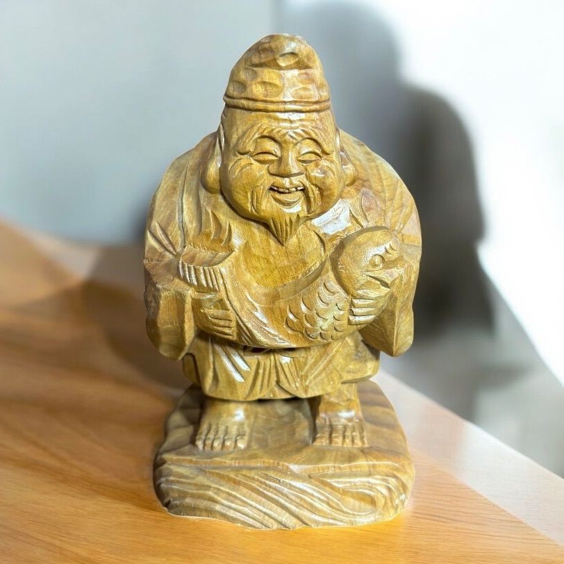 送料無料】松山銘 桃持ち猿根付 手彫り 唐木彫 木彫り 一刀彫り