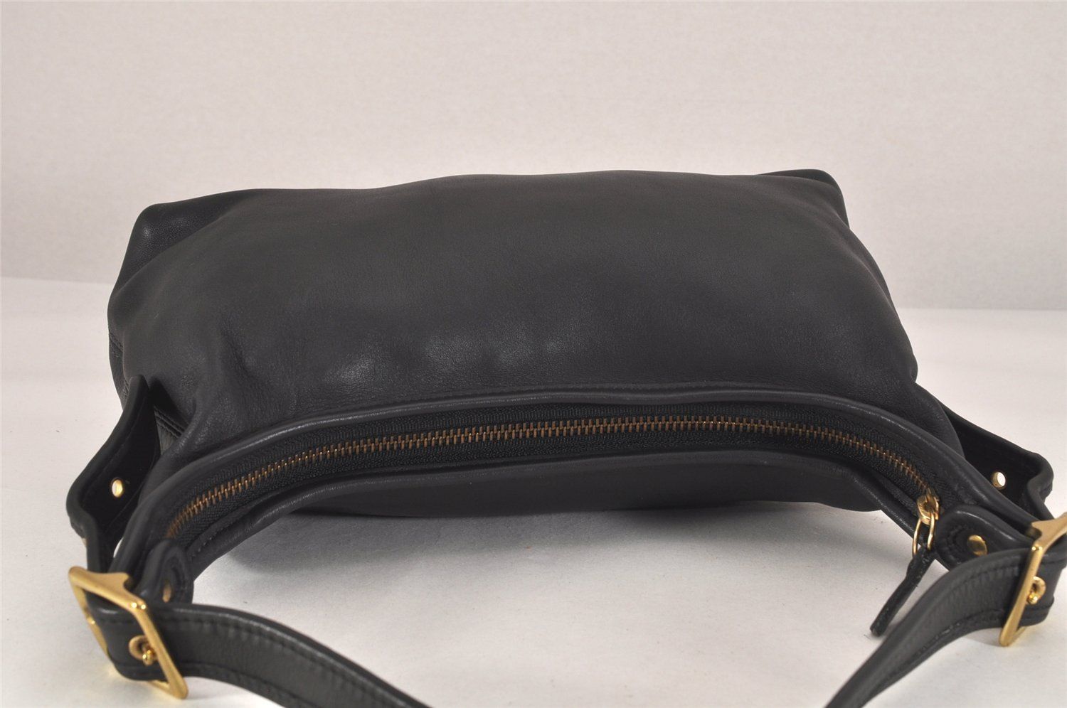 綺麗！COACH オールドコーチ 黒 レザー製 ポーチ 化粧ポーチ ヴィンテージ COACH オールドコーチ ヴィンテージ ショルダーハンドバッグ