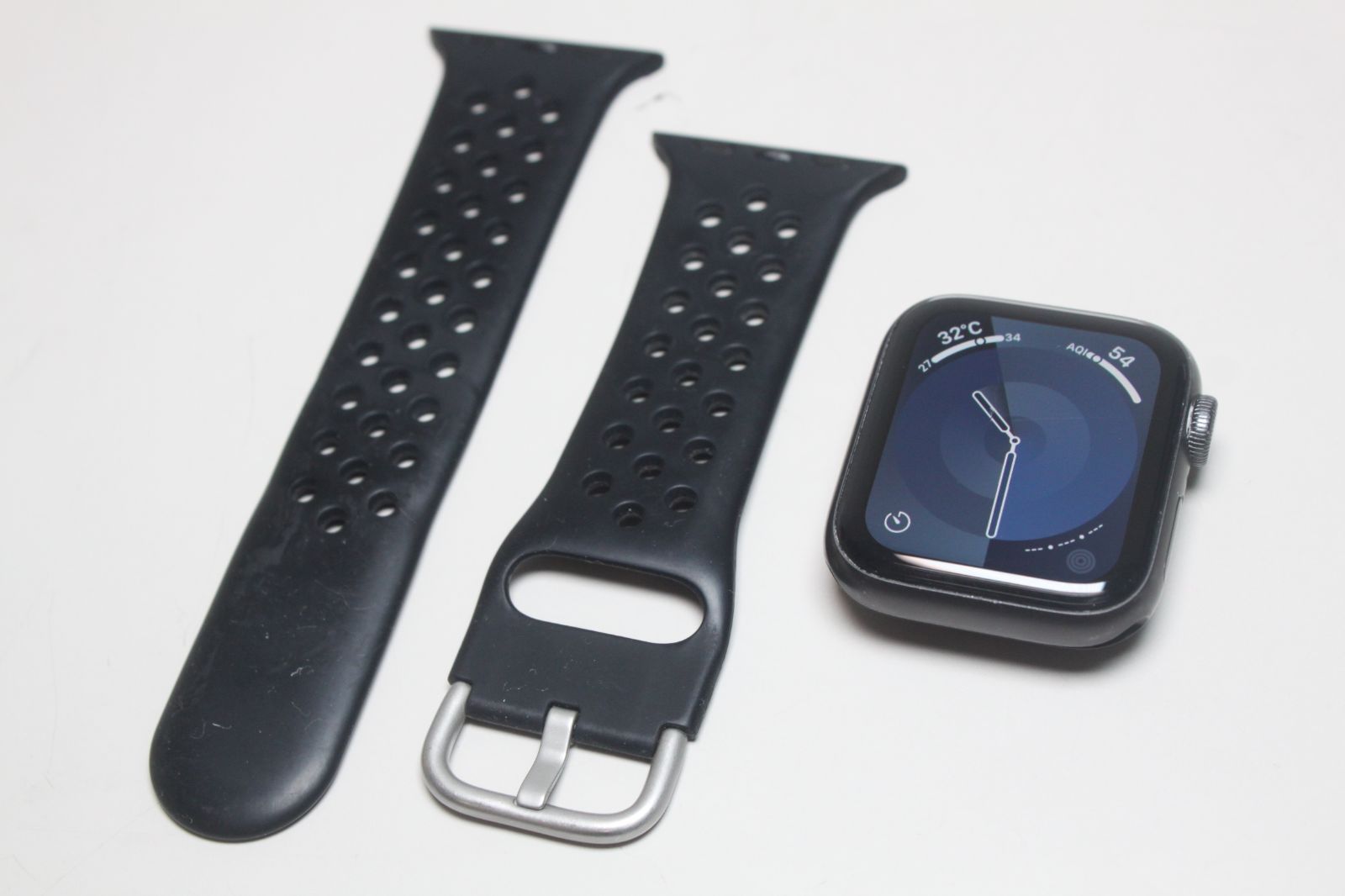 Apple Watch SE（第1世代）GPS/40mm/A2351〈MKQ13J/A〉⑤