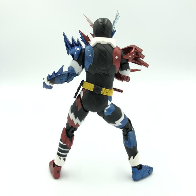レビュー】S.H.Figuarts 仮面ライダービルド ラビットタンク