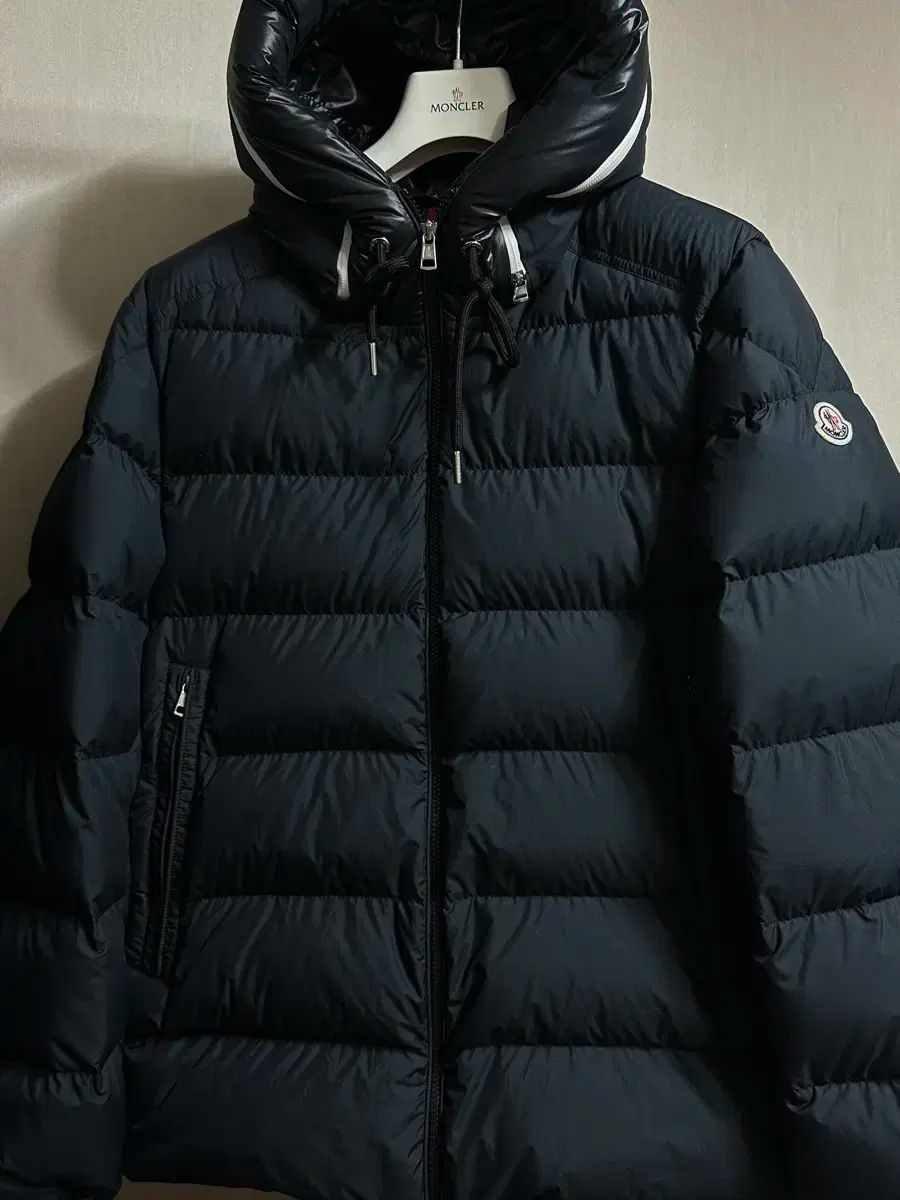MONCLER モンクレール カデレ フード ダウンジャケット 22fw 6 105 ー 110 版