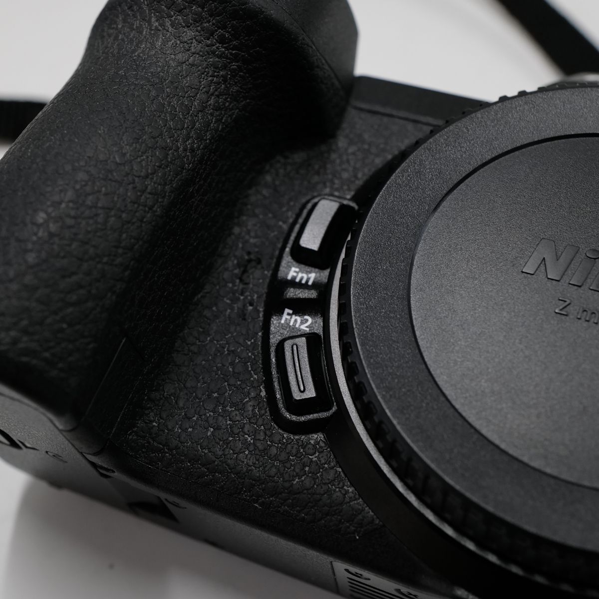 Nikon Z6 ボディ USED美品 フルサイズ ミラーレスカメラ 本体＋