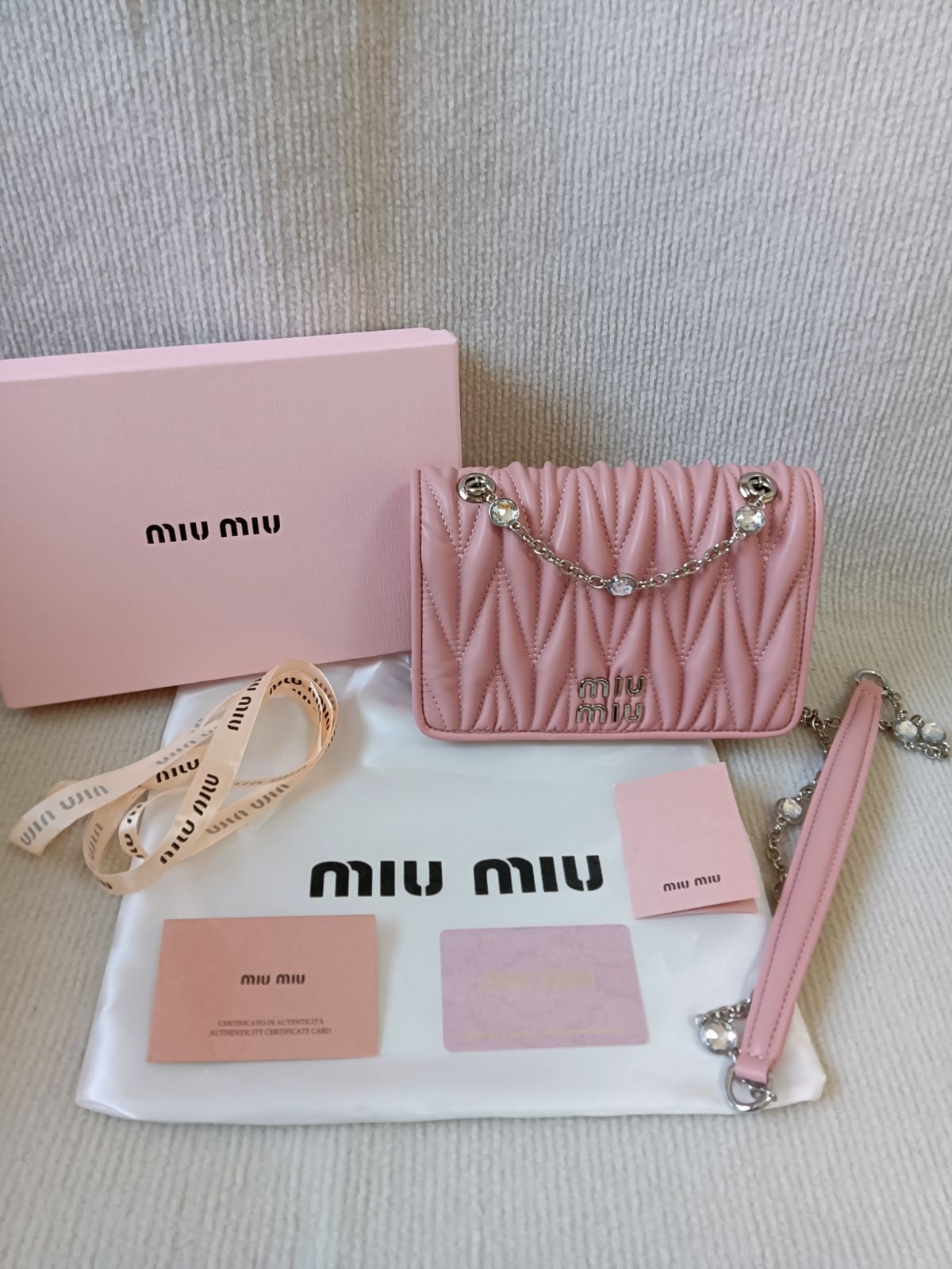 MIUMIU ミュウミュウショルダーバッグクリスタル