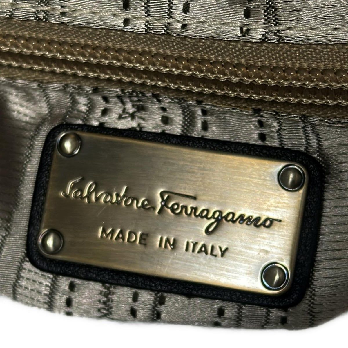サルバトーレフェラガモ ハンドバッグ