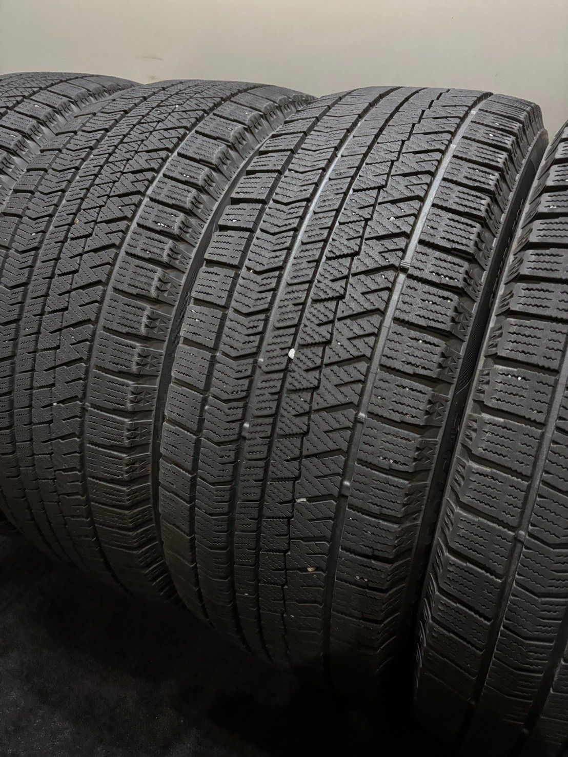 225 55R17 BRIDGESTONE VRX2 21年製 スタッドレス 4本 ブリザック アルファード ヴェルファイア XV フォレスター 南6-K340