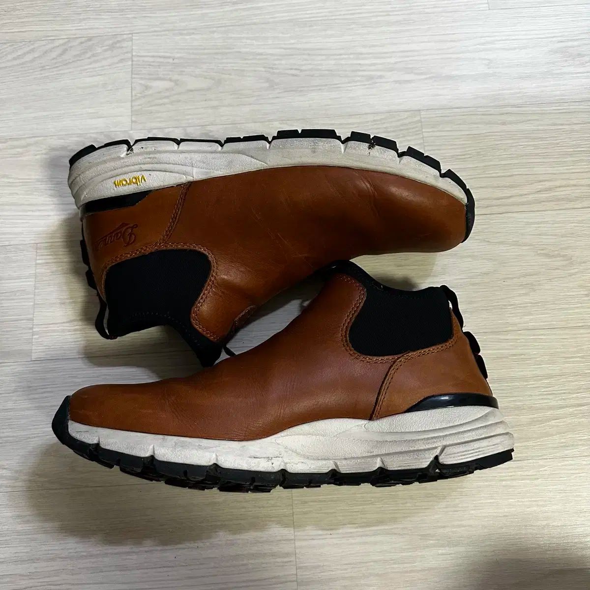 ダナー マウンテン600 チェルシー ブーツ