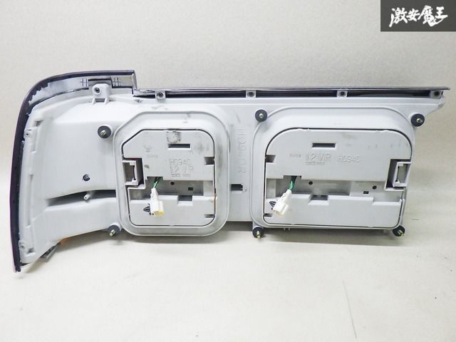 破損なし！ 希少！】日産純正 Y31 セドリック 前期 テールライト