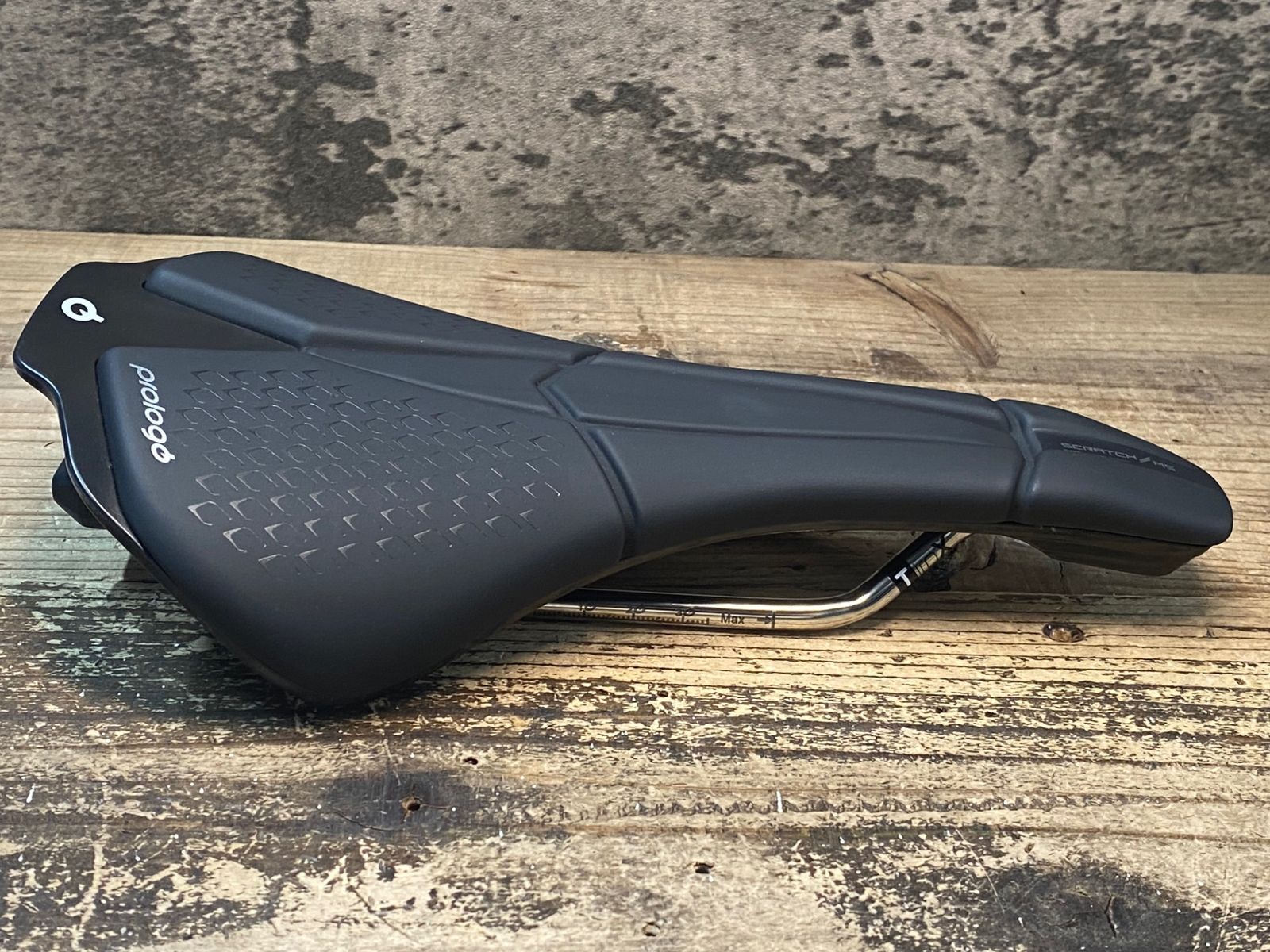 JG934 プロロゴ prologo SCRATCH M5 サドル 黒 TiroXレール