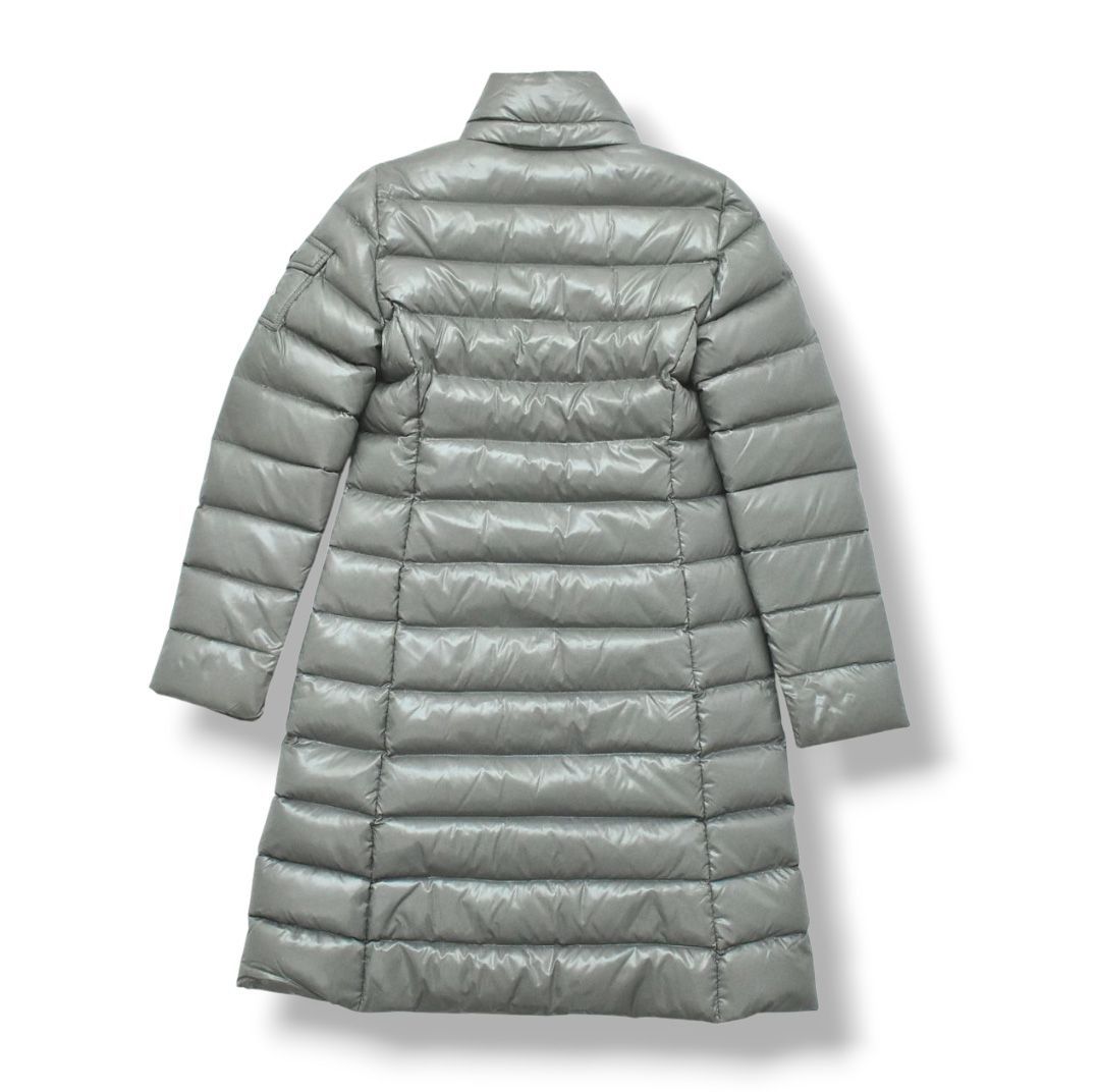 Moncler グレーロングダウンジャケット