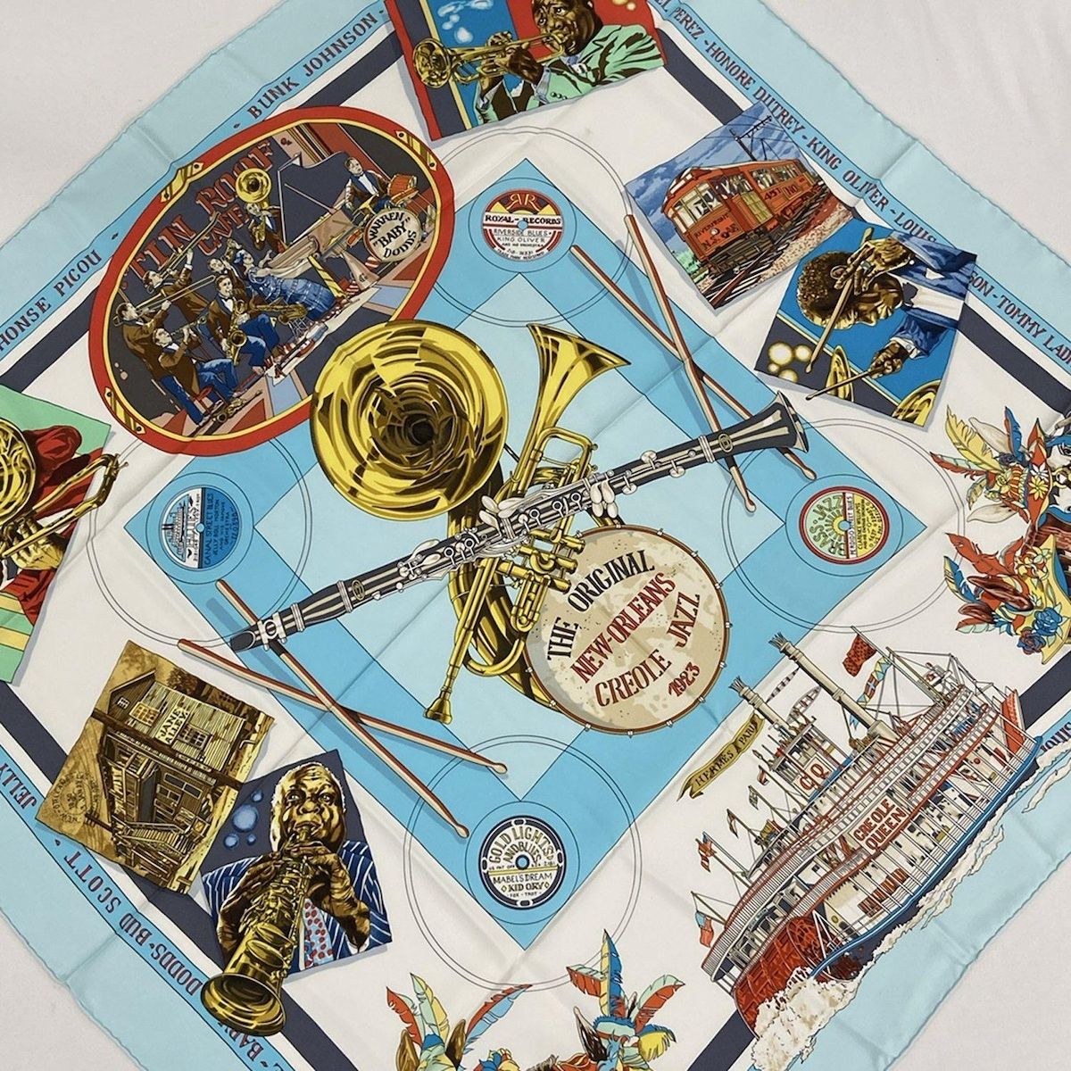 HERMES エルメス スカーフ カレ90 白×ライトブルー×マルチ