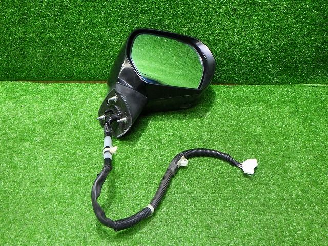 右ドアミラー