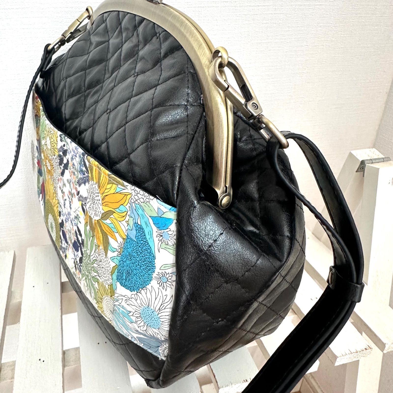 リバティと本革の親子がま口財布、ブラックキルティングがま口ショルダーバッグ リバティと本革の親子がま口財布、ブラックキルティングがま口