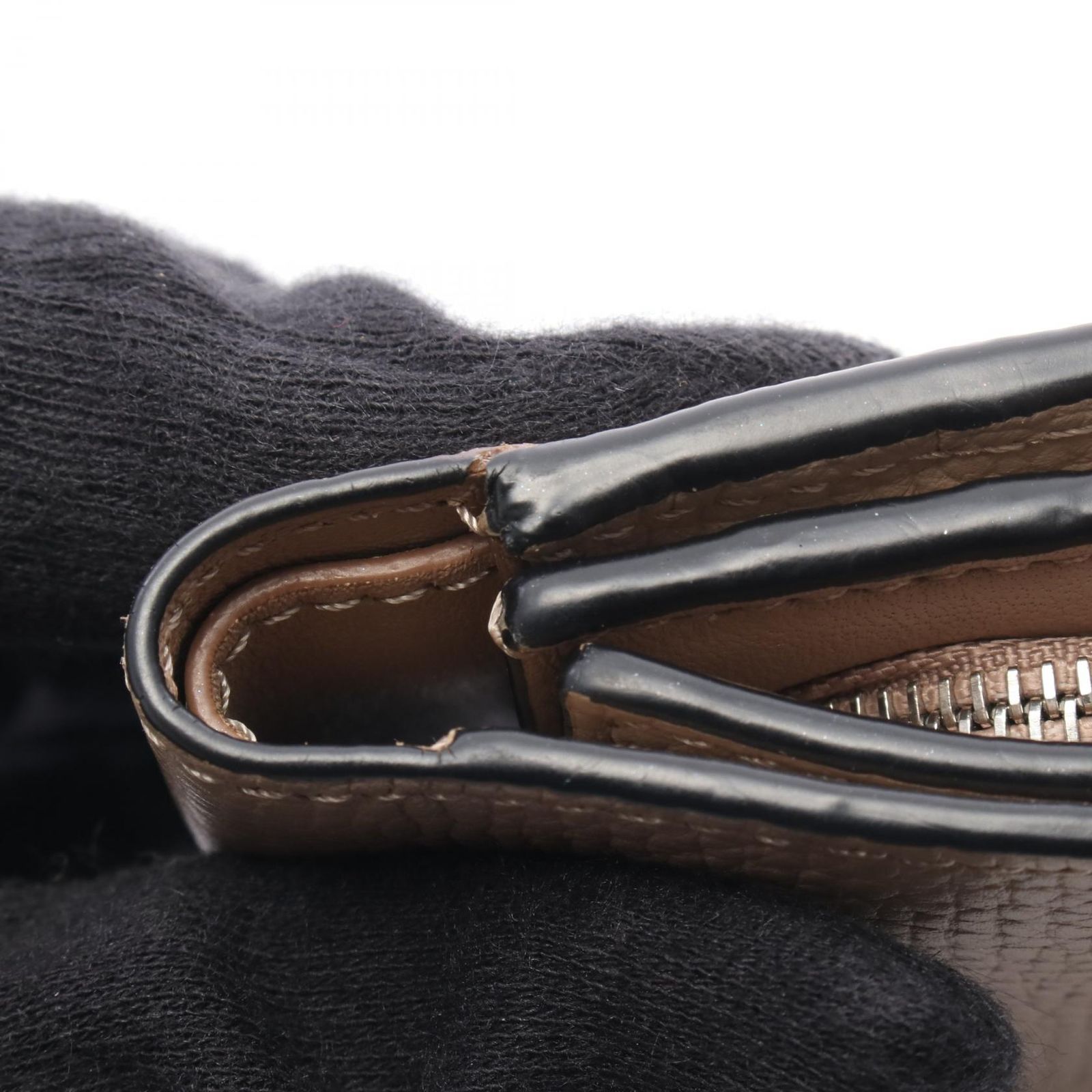 美品　ロエベ　アナグラム　レザー　コンパクト　財布　グレージュ ロエベ LOEWE 二つ折り財布 アナグラムコンパクトフラップ