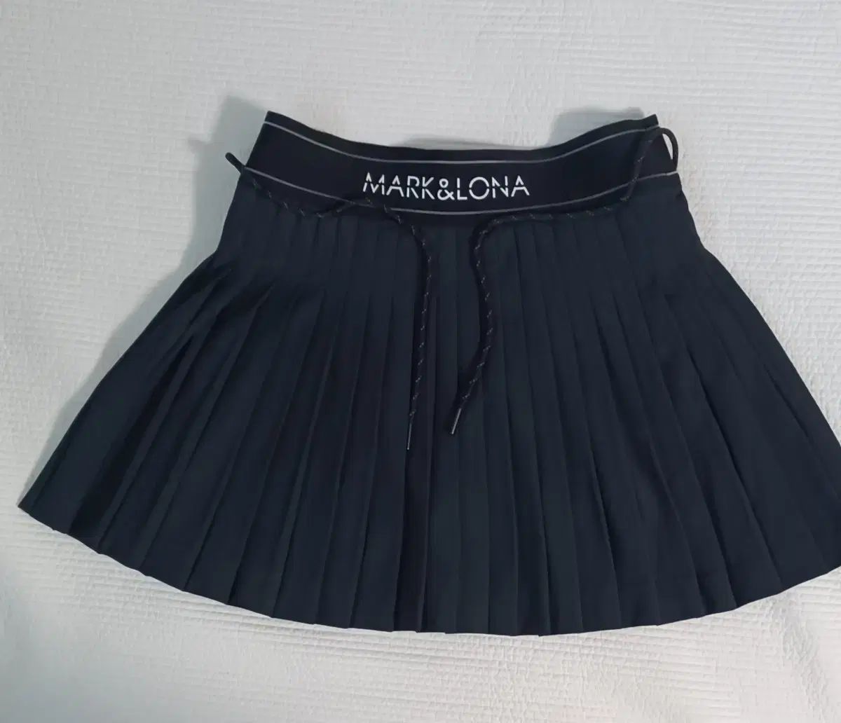 MARK&LONA 黒 プリーツスカート レディース ゴルフウェア