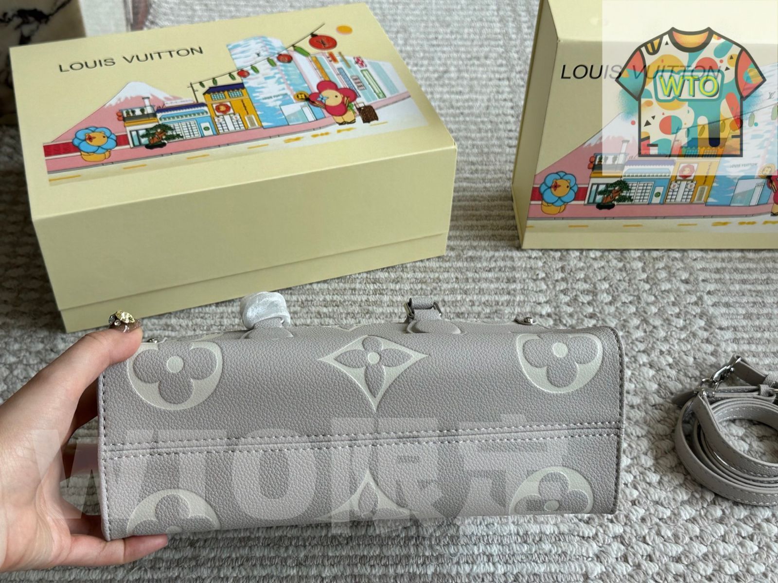 新品　未開封　LOUIS VUITTON キャンドル　ギフトBOX付き 新品 未開封 LOUIS VUITTON キャンドル ギフトBOX付き