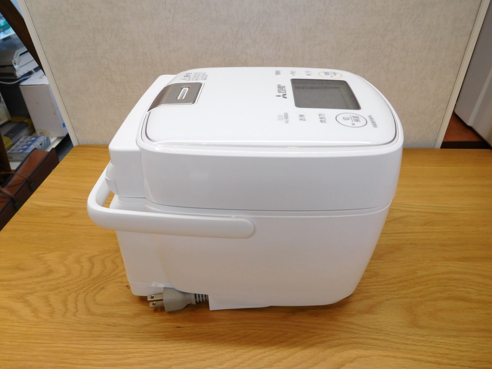 三菱 IHジャー炊飯器 炭炊釜 NJ-SEB06-W 3合炊き 2020年