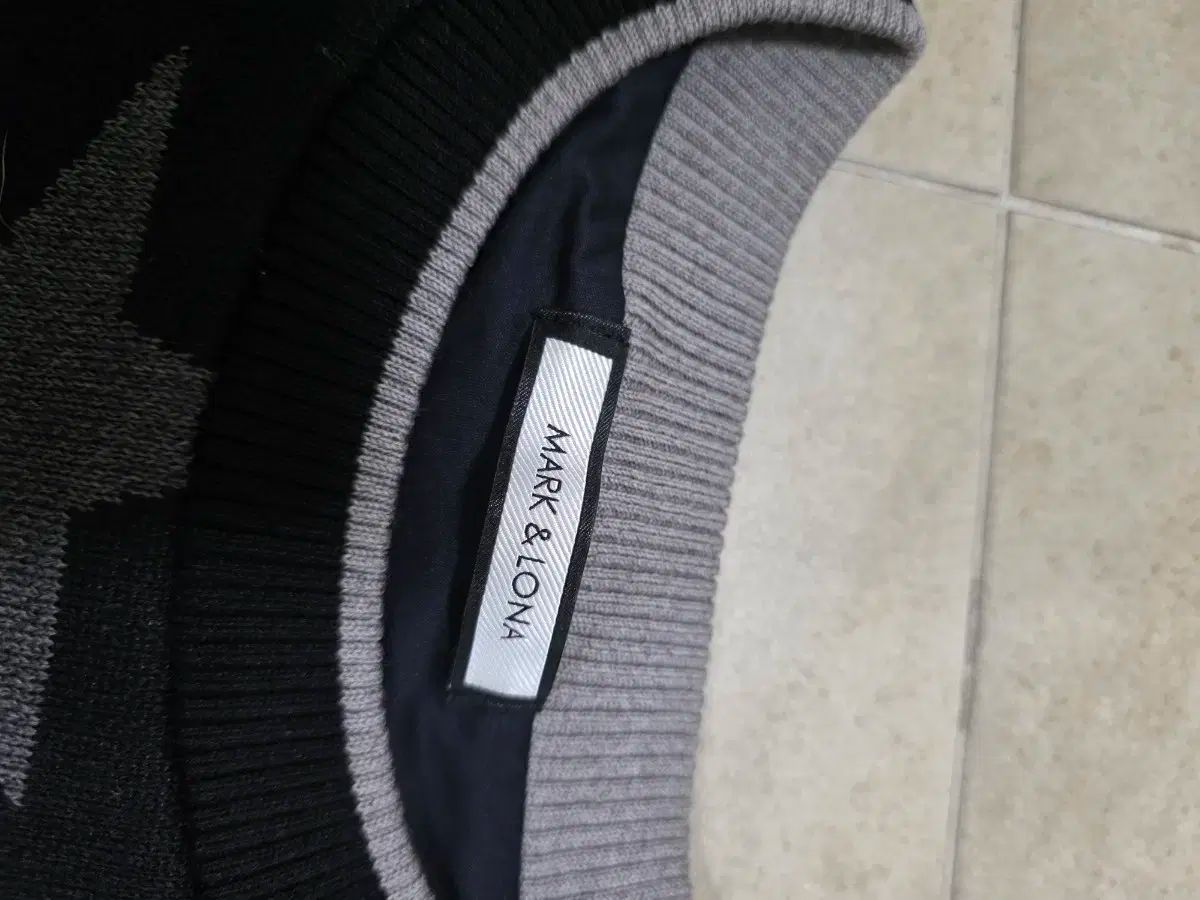 レディース90 MARK - LONA マークアンドロナ ブラック スター セーター