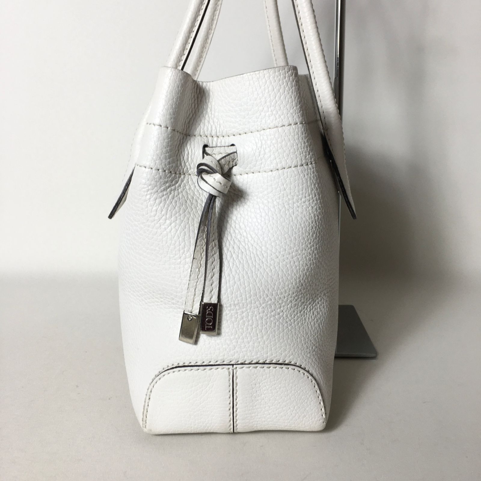 2509-74｜美品｜トッズ ハンドバッグ レザー ホワイト - メルカリ