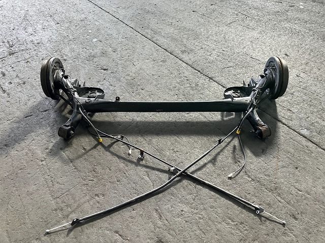 アクア NHP10 リアアクスルビーム G 42110-52332 3P0