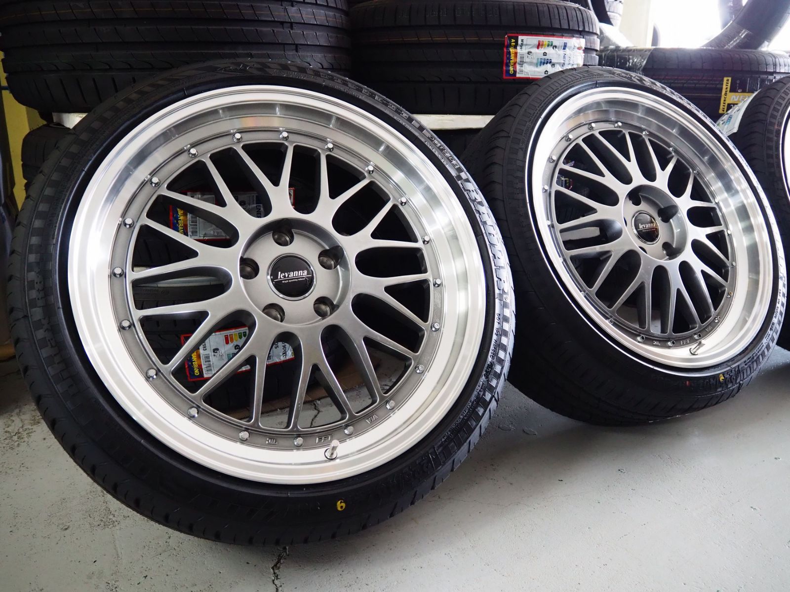 深リム メッシュ levanna V10-EX FFT 19inch 8.5J 225/40R19 クラウン 