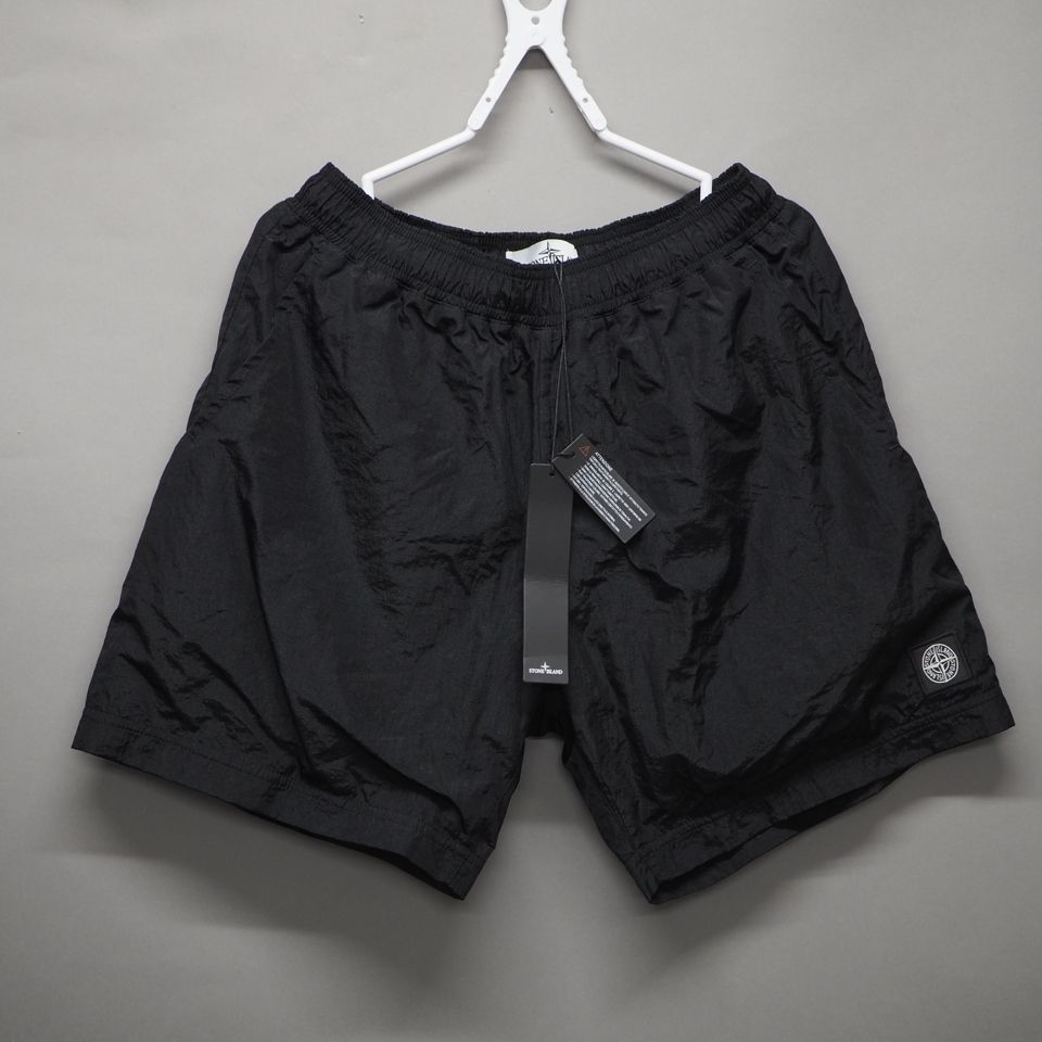 STONE  ストーンアイランド ハーフパンツ 黒 ショーツ 未使用 ストーンアイランド stoneisland ショーツ ハーフパンツ 黒