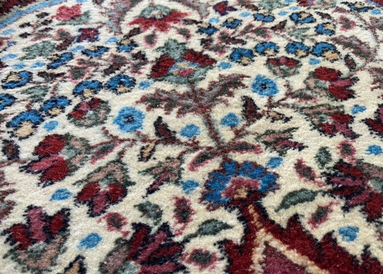 上絨毯700年の歴史イズニック柄皆様大満足のおすすめ絨毯