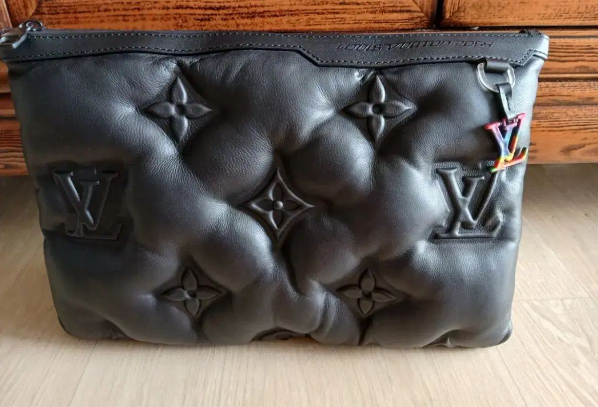 Louis Vuitton 2054 コレクション ヴァージル アブロー クラッチバッグ