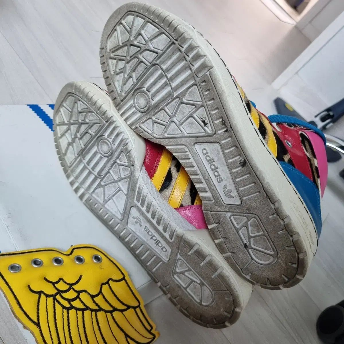 JEREMY SCOTT WINGS韓国2NE1 コラボ　27.5 ハラコ JEREMY SCOTT WINGS韓国2NE1 コラボ 27.5 ハラコ
