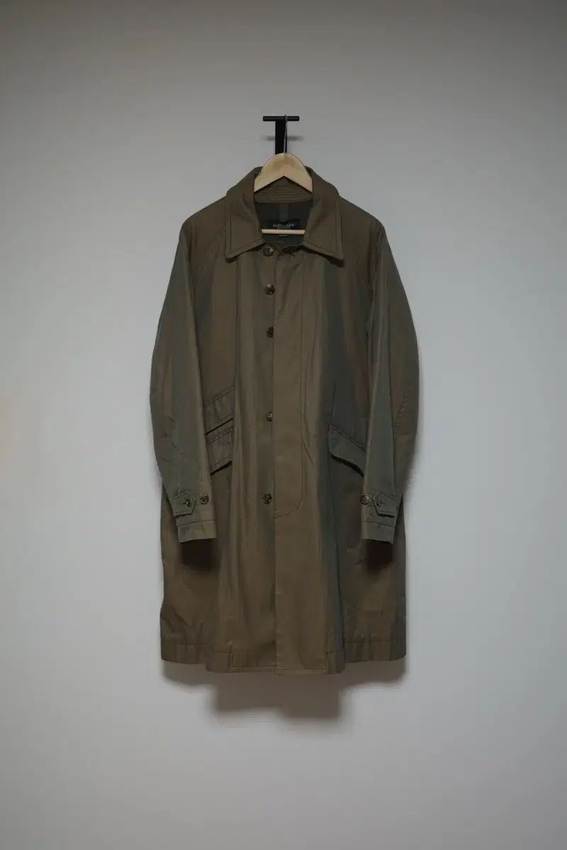 EASTLOGUE バルマカーンコート M サイズ (ソラロ著) ファブリック)