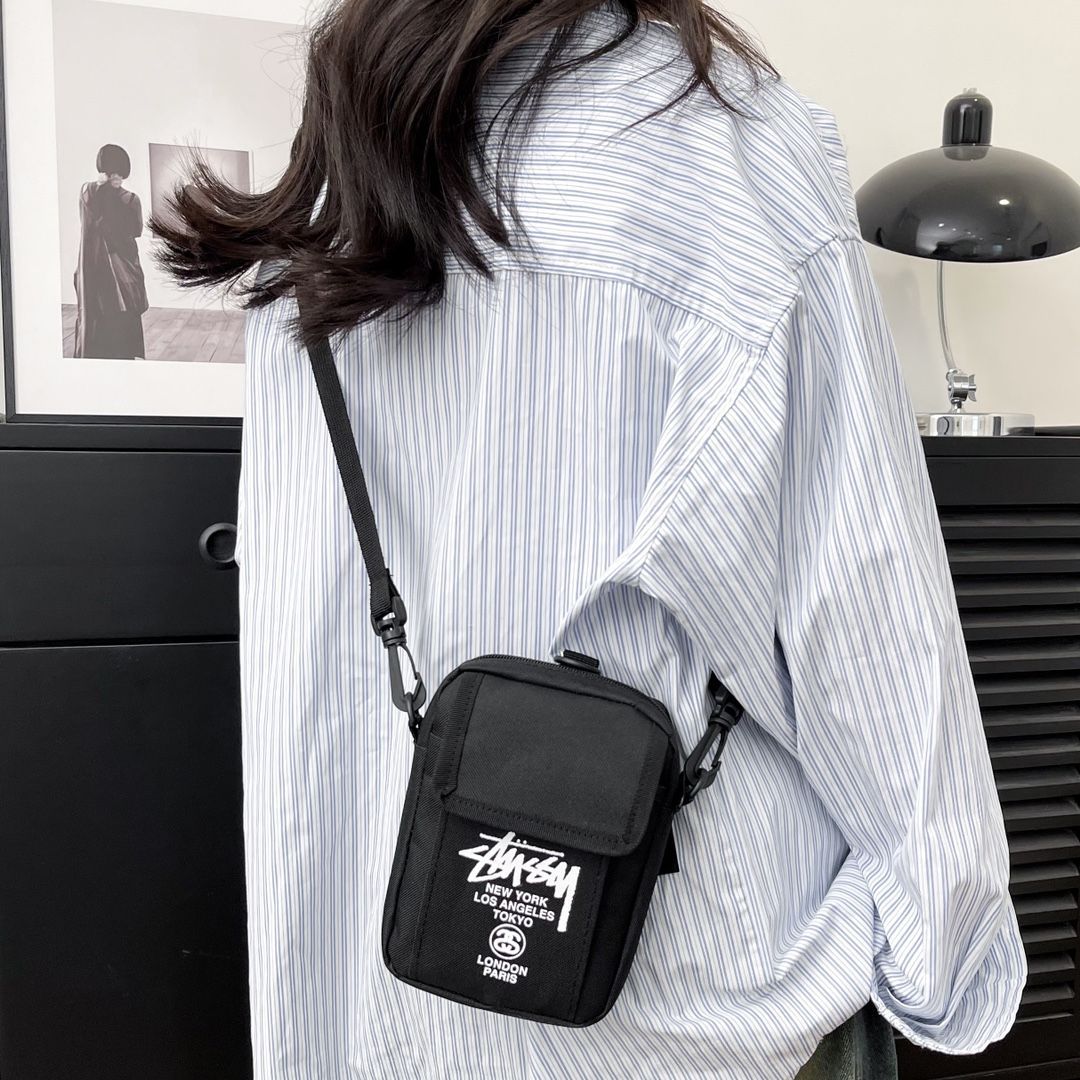 stussy クロスボディバッグ スモール ショルダーバッグ   スマホショルダーバッグ  男女兼用