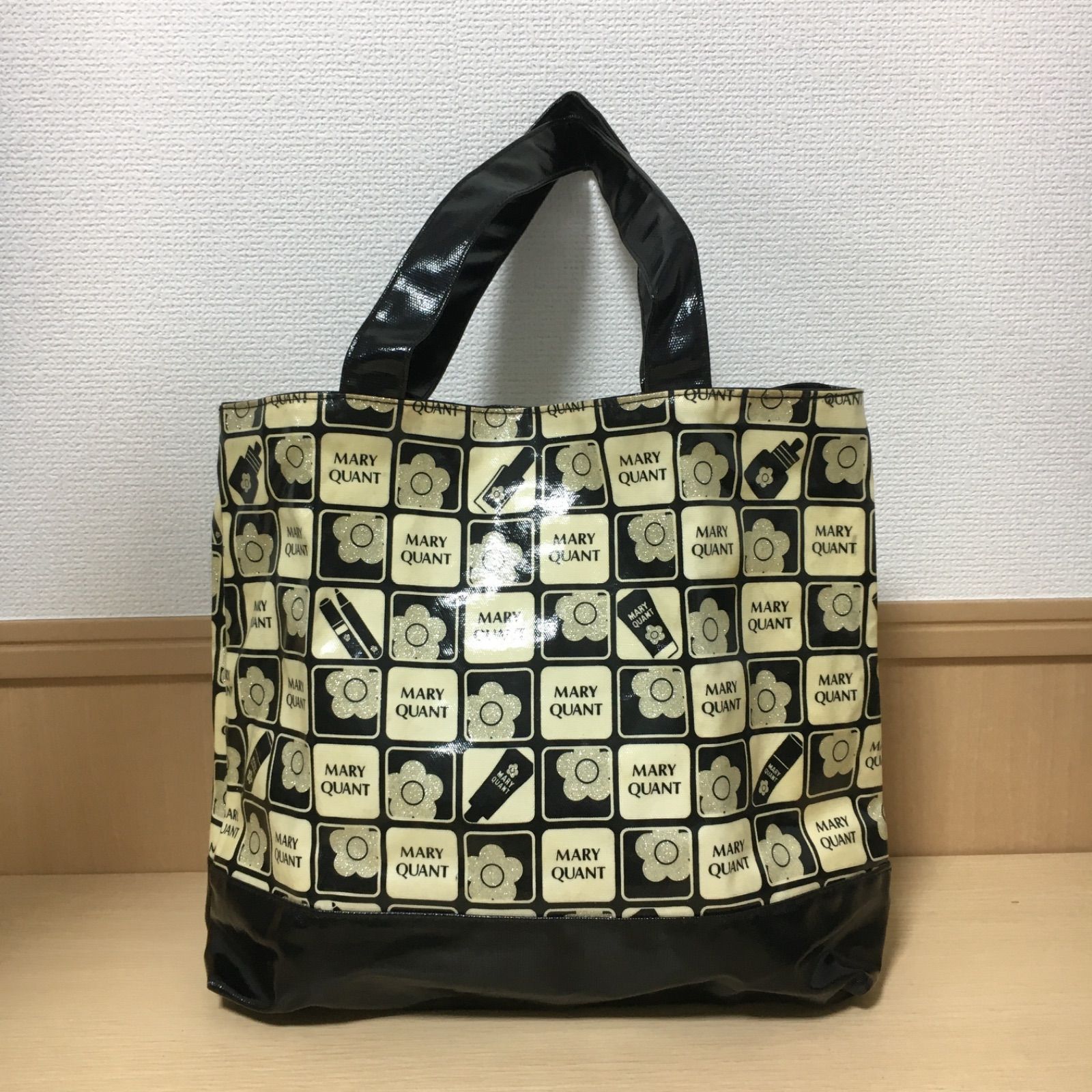 贈り物 マリークワント トートバッグ ビニールバック ポーチ付き - メルカリ バッグ