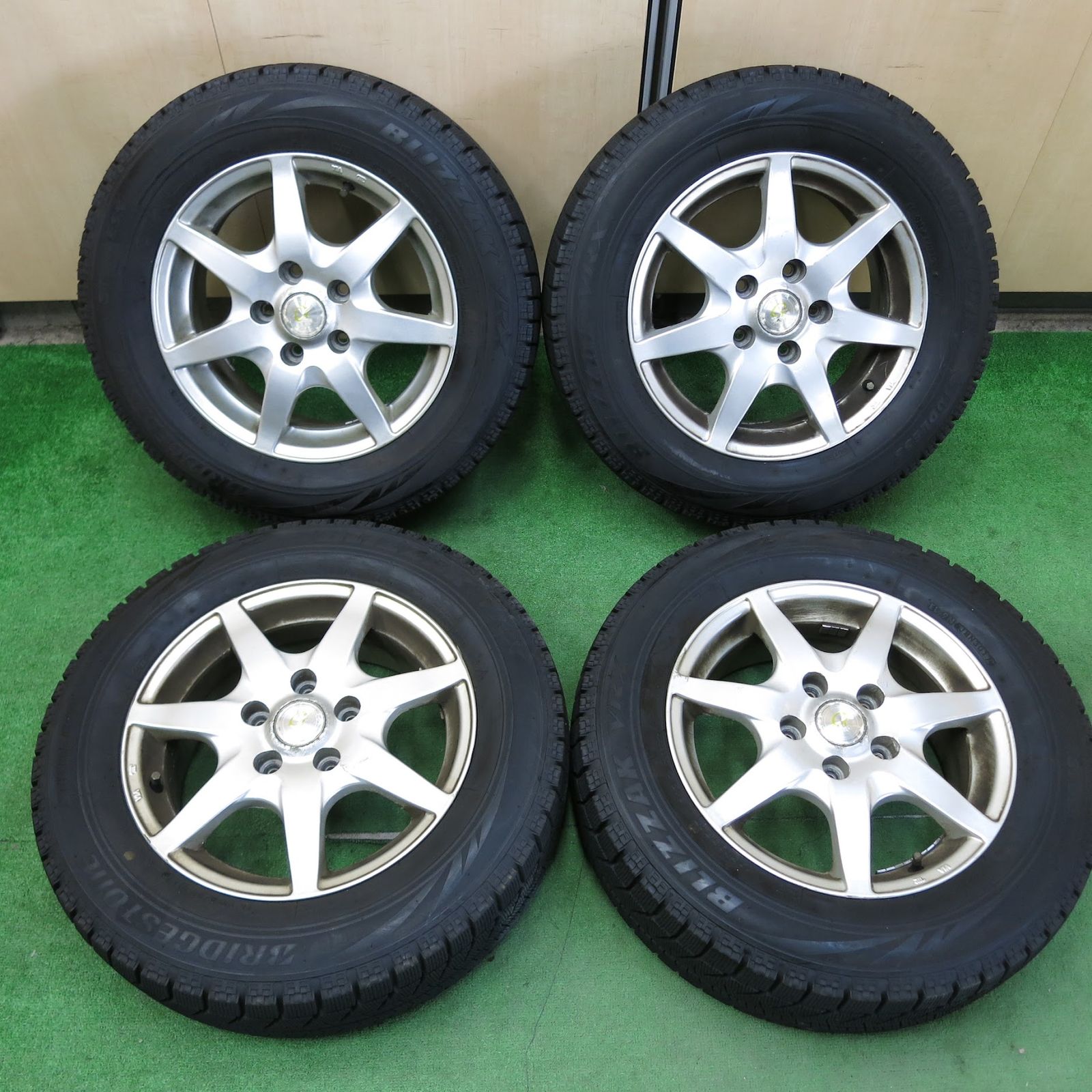 送料無料]バリ溝！9.5分以上☆スタッドレス 195/65R15 ブリヂストン 