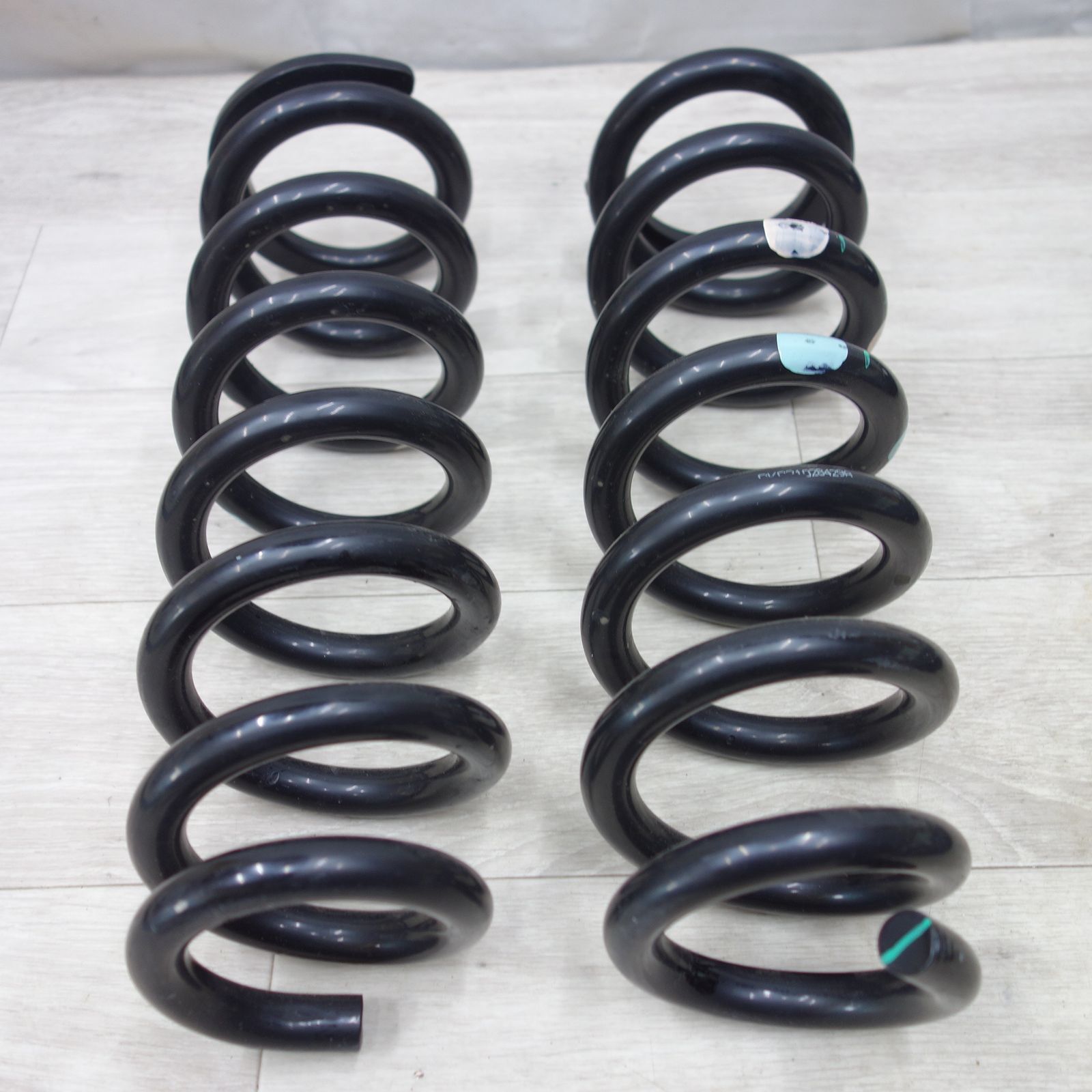 送料無料] ◇トヨタ ハイラックス GUN125 純正 サスペンション 1台分