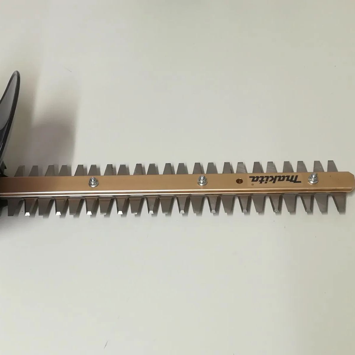 makita マキタ 300㎜ 生垣バリカン MUH3052 超 低騒音・超 低