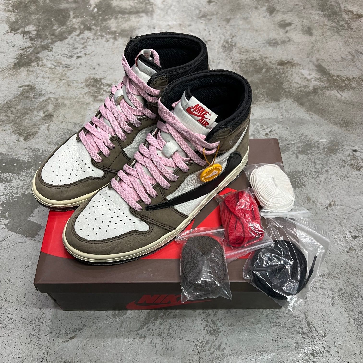 Travis Scott NIKE Air Jordan 1 Retro High OG TS SP Travis Scott NIKE Air Jordan 1 Retro High OG TS SP